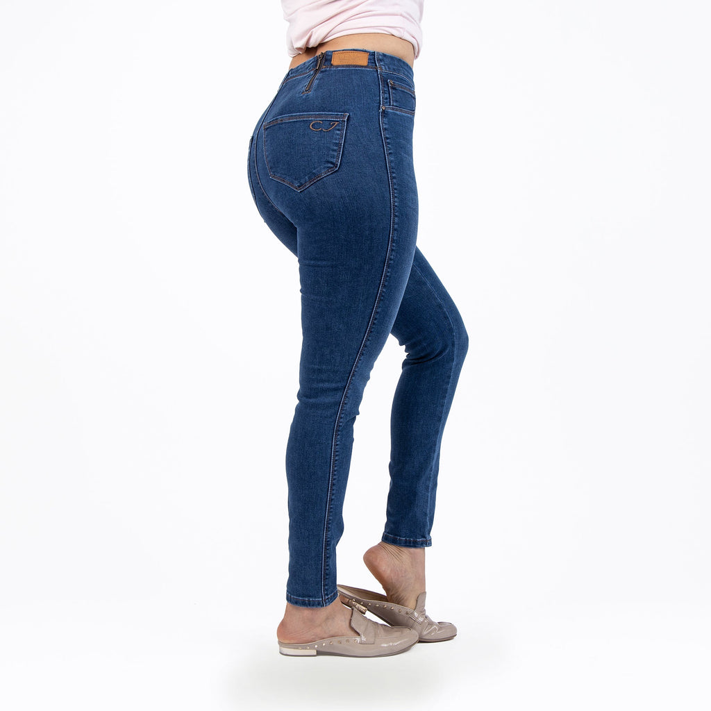 Signature Style Med Wash Denim Jeans